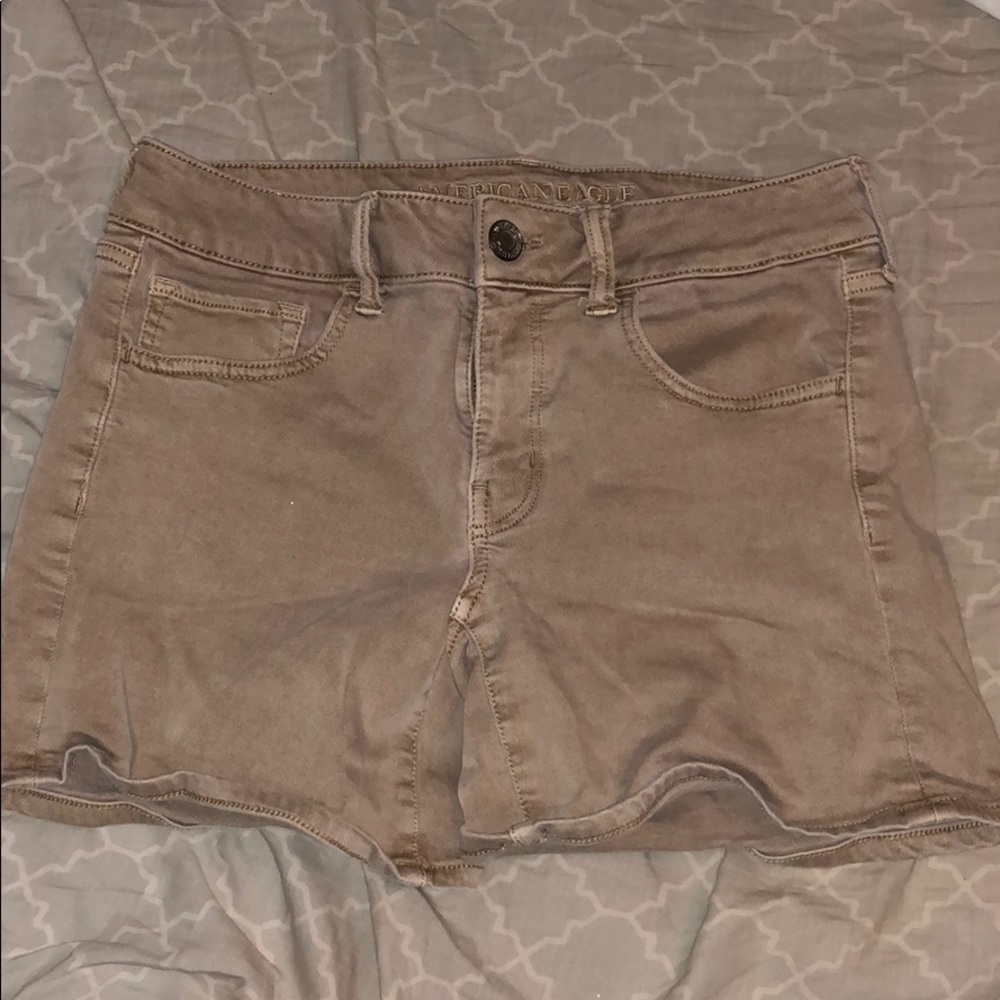Khaki American eagle shorts